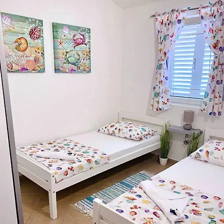 Sunset Apartment *