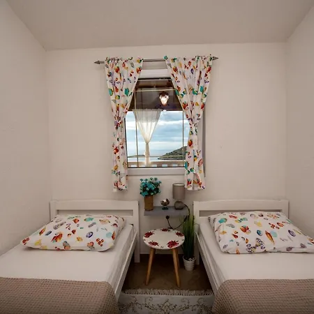 Sunset Apartment *